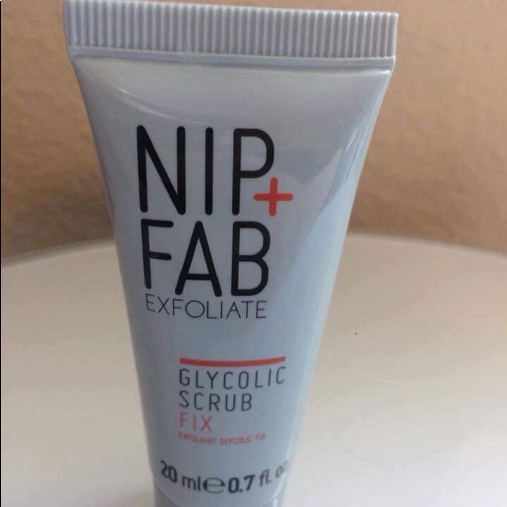 5/$15 NEW Nip + Fab Exfoliate Gylcolic Scrub - Picture 4 of 4